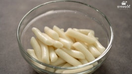부드럽고 맛있는 로제떡볶이를 머금은 빵, 빠네떡볶이