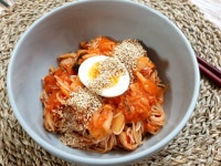 키위 넣은 양념장 대박! 김치비빔국수 황금레시피 - 야식메뉴