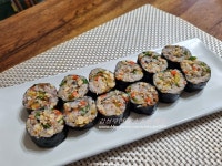 주말 점심, 매콤 어묵 김밥 휘리릭 말아서 한 접시 대령 ~