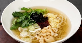 뜨거운 쫄면이 있다고요? 네. 온쫄면 물쫄면 쫄우동