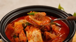 [만개백과] EP. 49 한국인이 사랑하는 돼지고기 김치찌개