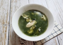 따뜻하게 먹기 좋은 매생이굴떡국 만들기(건조 매생이블럭 활용)