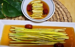 마늘쫑 장아찌 김밥에 단무지 대신 넣은 마늘쫑 장아찌
