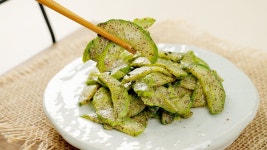 들깨향 가득 고소한 오이들깨무침