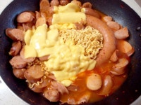 #소시지요리 #부대찌개만들기 #부대찌개양념만들기 #킬바사부대찌개 #모둠소시지부대찌개