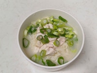 시판 육수를 활용한 닭국수 레시피