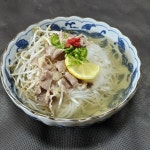 부드럽게 넘어오는 알싸한 맛 양지 쌀국수