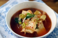 두부찌개 육수 없이 끓여 보세요.