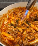 주말엔 집코바 숯불양념치킨(토치로 불맛 낸 지코바 치킨)