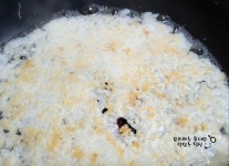 찬밥 요리 설탕 누룽지 튀김 만들기