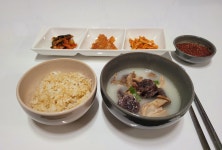 진한 사골 육수와 순대의 조화! 순대국