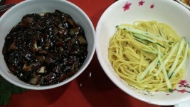 으악..간짜장은 달고..물짜장인줄-.- 짬뽕은 짜지않아 조은데 왠지 맹탕..... 2년후딱가네어...이대로 전 계속 학생이고파용~~~~~~~;ㅎ 다시 사회로... 