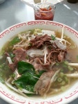 몇칠전에 친구랑먹은 월남국수랑.비빔돼지갈비국수.볶음밥.차안에 10시간 앉아있으니 폰만만지고..그러다 얼마전에먹은 사진 올리고. ㅋㅋ 울...