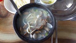 그리고 칼국수랑 꼬막정식 둘다 너무 맛있었어요^^사진보니 꼬막 또 땡기네요 이제 2014년도도 이틀 남았어요 만레님들 연말 잘보내시고... 