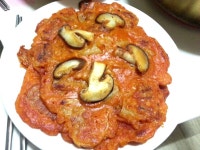 오늘은 아침부터 분식~~ 송고버섯이라고 아세요?? 송고버섯 살포시 올린김치전과 떡볶이 오뎅~~사진엔 잘안나왔지만 김밥속에 햄도들어있어요ㅋㅋ... 