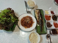 제육볶음&고등어구이..^^ 오랜만에 상추쌈과 함께.... 후식 마무리는 옥수수로.....^^ㅎㅎ 