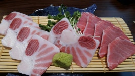 오늘은 참치회먹구있다.~~ 진짜맛나다.~~^~^ 