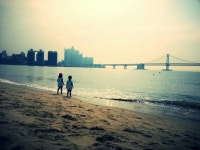 정신없는 한주를 보내고 펭부씨 모시고 모처럼 광안리 바닷가 아침운동 다녀왔답니다 더위 조심하시고 모두들 건강하셔요~~(^으^) 