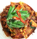 어젠 엄마가 맛난거해주셔서 ... 오늘은 제가 엄마집에 대패있던거에 오징어 두마리 넣어서  오삼불고기 만들어서 배달가요 ㅎㅎㅎ 