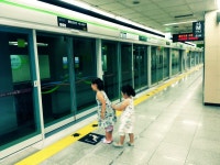 지하철에서 부엉씨를 만났을 때 대처법 1번)씨익 웃어주기 2번)안... 즐거운 지하철 타기 놀이하고 온 날 펭부씨한테 야단 맞은 이상한 날입니댜... 