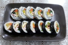 오늘 늦은점심은 김밥입니다~ 할일이 많은 관계로, 소풍가고 싶은맘을 누르고 냠냠냠~~^^ 얼마전 비로, 많이 쌀쌀해졌지만 그래도, 좋은 날입니다. 