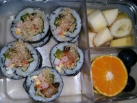 굿모닝입니다~~~~ 오늘은 울아들소풍가는날~~ 김밥과 치킨 과일 음료 과자싸가지고 소풍갑니다~~ 아들 맛나게먹고구경잘하고와~~~사랑해♡♡♡ㅋ 