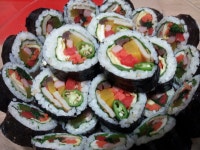 늦은점심. . 혼자 밥먹기 시러서 김밥 돌돌말았어요. . 김밥은 혼자먹어두 맛있네요 ㅋ 