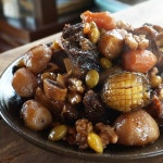 첫 소갈비찜입니당 아버지생신이라고 특별히 만든 갈비찜이에요~ 정성 노력 시간 재료비... 정말 애정 없이는 못만들 메뉴더라구요. 다시 만들라면... 