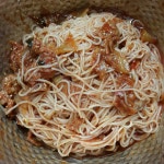 병원다녀와서 점심은 간단하게 김치비빔국수~ 😊 몸이 아프니 만사가 귀찮아요ㅠㅠ 오늘하루는 아무것도 안하고 푹쉬고싶은데 솔이가 어리니... 