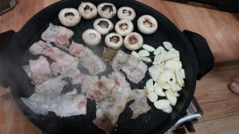 삼겹파티햇시유~~~~🐷🐽🐖 