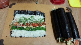 굿모닝~^^ 아침 남은 재료 다 놓고 마지막 김밥싸구 모질란건 김치로 ㅋㅋ 힘나는 3월에 시작~ 출근 하시는분들 따듯한외투입으셔요~♥ 