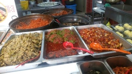 부산광역시 부산진구 당감동 백양대로 78번길 22-7 신아 김치 집 인데 김치가 맛있어요 