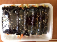 평택 통복시장 한바퀴돌고 집에오는길에 꼬마김밥과 속초닭강정?주문해서 휴일오후 보내네요. 좌우 구경하다보니 ㅋㅋ 밀려 집에왔어요.ㅎ... 