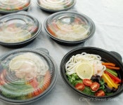 족발 좋아라~ 하는 동생이 제일 맛나게 먹는 족발편육은 잔뼈까지... 바빠서 녹두빈대떡이랑 김밥이랑 토마토만두,연근조림,탕수육, 올방개묵... 