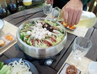 블루문은 오렌지랑 함께 먹음 그 맛이 더더더 맛나지요. 봄바람 살랑살랑~ 배는 두둑두둑~ 맥주로 알딸딸~한 기분좋은 아짐의 음주 포스팅입니다... 