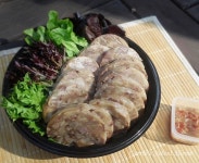 족발의 변신은 무죄~~~~^^ 편육으로 만들어 냉장고로 쏙! (제가 사는 곳은... 냉면엔 그의 다정한 친구 LA갈비도 함께. 난 냉면을 만들테니~ 남편은... 