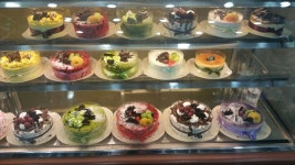 어제 친구기다리면서 빵조금먹고 친구가 밥안먹었대서 밥먹으러갔네요ㅎㅎ 밥먹고 한잔하며 수다삼매경이었다죠ㅎㅎ 다들 즐주보내시고... 