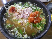 밈키님 이어받아서 집에선 못하고 전주콩나물국밥 시루향기에서 국밥한그릇합니다~~^^ 