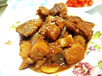 오늘은 저번에이마트에샀던 돼지고기냉동시킨거 물에해동 4시간해동시킨후 갈비찜만들었어요 살코기어찌나부드럽던지 이번엔 짜지두않고... 