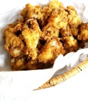 닭봉튀겨서 애들주고 신랑꺼는 양념해서 도시락 싸놨어용 보통 치킨보면 맥주한잔하자고 남편들이 하지 안나용? 저희신랑은 술을... 