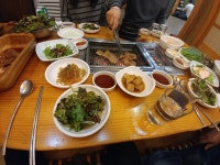 질문을 다물어봐줘서 저보다 남자들끼리 더얘기 하더라구요 😄😄 언니남자친구 갈비 엄청 잘구우시는듯 태우지도않고 더맛있게 먹었네요😄 