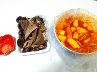 저는 분식이땡겨서 오빠는친구랑가구저는 사들고오빠가 집데려다줘서 혼밥챙겨먹엇네용ㅎ5번째사진은 엄마가 발매트랑... 