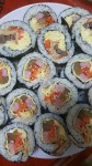 오늘은 김밥 만레봄서 김밥이 늘 먹고픈데 요기는 재료도 비싸고 걍 있는재료만 가꼬 대충 말았는데도 👍👍👍👍 참기름인지 알고 들기름 넣고... 