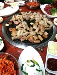김포에 위치한 ᆢ돼지집 소곱창 막창 육회 맛집이예요~ 가게는 허름 하지만 맛은 끝내줍니다 