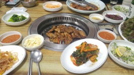 유후♬ 지락이네는 오늘 불량주부로 시작해서 마무리까지 깔끔하게 합니다 저녁은 병원서 종일 진빼고 왔다고 큰곰님이 꼬기 사주셔서 셋이... 