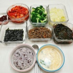 오늘은 간만에 있는반찬 다 늘어놓고 먹는걸로 ㅎ 