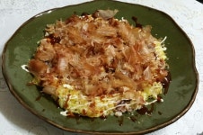 오후에 비가 주적주적 내리더라구요~ 비오는날은 왠지 부침개가 땡기잖아요~ 그래서 큰맘 먹구 오코노미야키 만들어봤어요~ 해보면 별거 아닌데... 