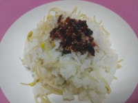 ^ 오늘의메인메뉴는 콩나물밥이용ㅎㅎ~~ 반찬도 새벽에 좀 만들었어요 두부조림,소고기장조림,콩나물무침,시금치무침 그리고 김치째개요~ 김찌는... 