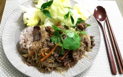 윤s 키친 메뉴인 불고기 누들과 라이스,버거중 오늘은 불고기누들&라이스를 해봤어요. 매주 금요일저녁에 이 음식때문에 아이들이 힘들어했다는... 