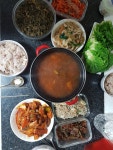 역시엄마집밥은짱이에용 엄마가해준된찌가너무먹고싶어서 이틀전에 대구본집갔어용ㅋㅋ된장찌개 맛보는데... 